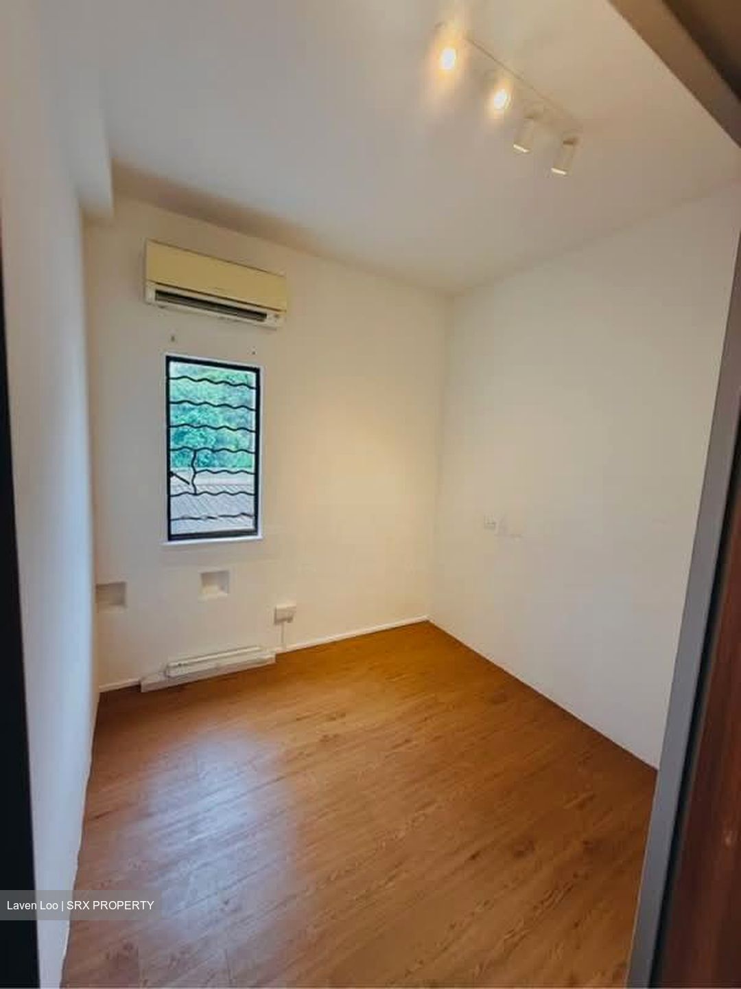 Macpherson Road (D13), Office #562736541
